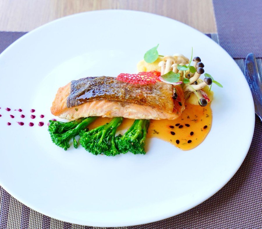 Colourful salmon and vegetable plate — a whole-food pattern linked to better mood